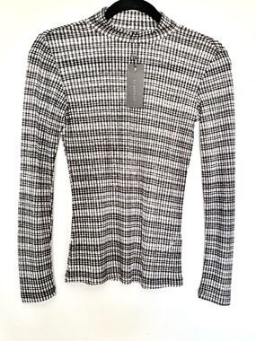 Dynamite Black & White Mock Neck Long Sleeve Top